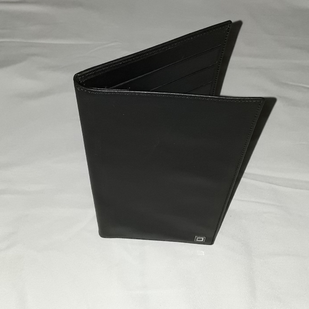 S.T. Dupont Authentic long leather wallet